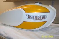 1975 Triumph Trident – White/Sunflower Yellow