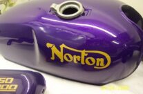 1971 Norton Commando – Fire Flake Roman Purple